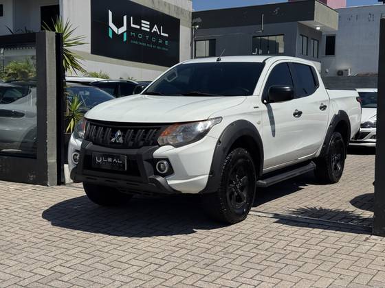 MITSUBISHI L200 TRITON 2.4 16V TURBO DIESEL SPORT GLX CD 4P 4X4 MANUAL